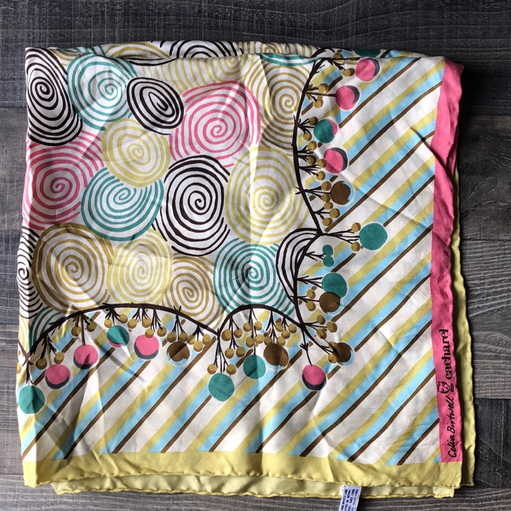 Cacharel 100% vintage silk scarf - Picture 4 of 6